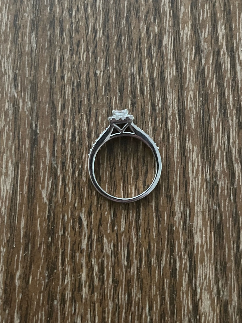 10k White Gold Sparkling Solitaire Engagement Ring Silver